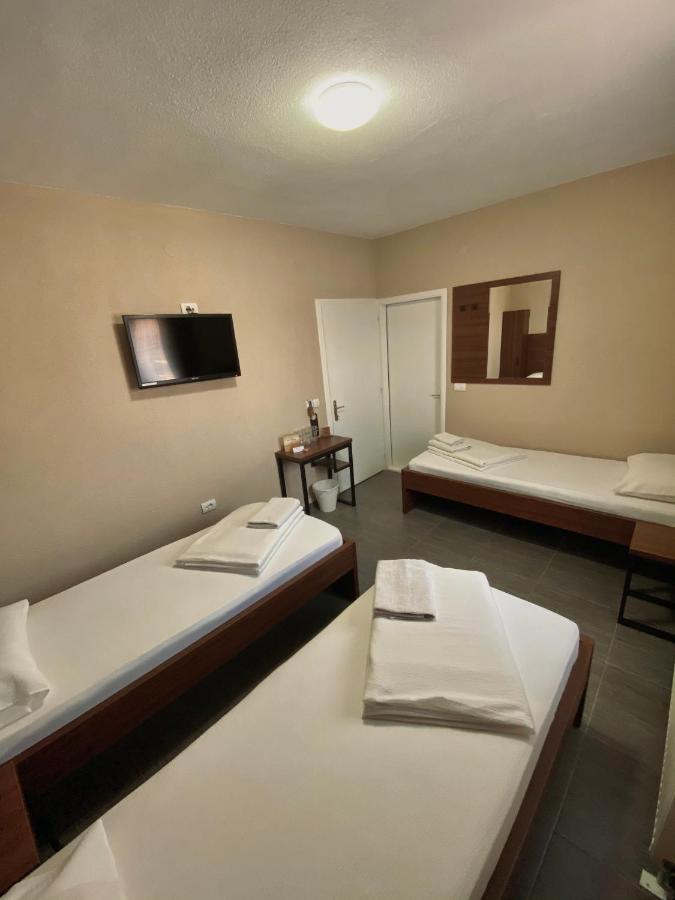 Hotel Djerdan 克拉列沃 外观 照片