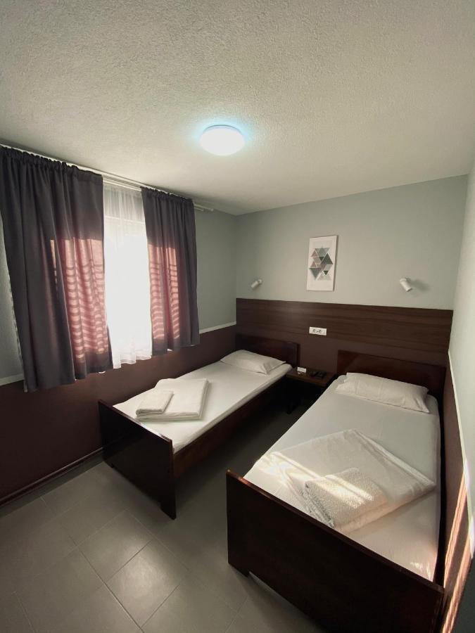 Hotel Djerdan 克拉列沃 外观 照片