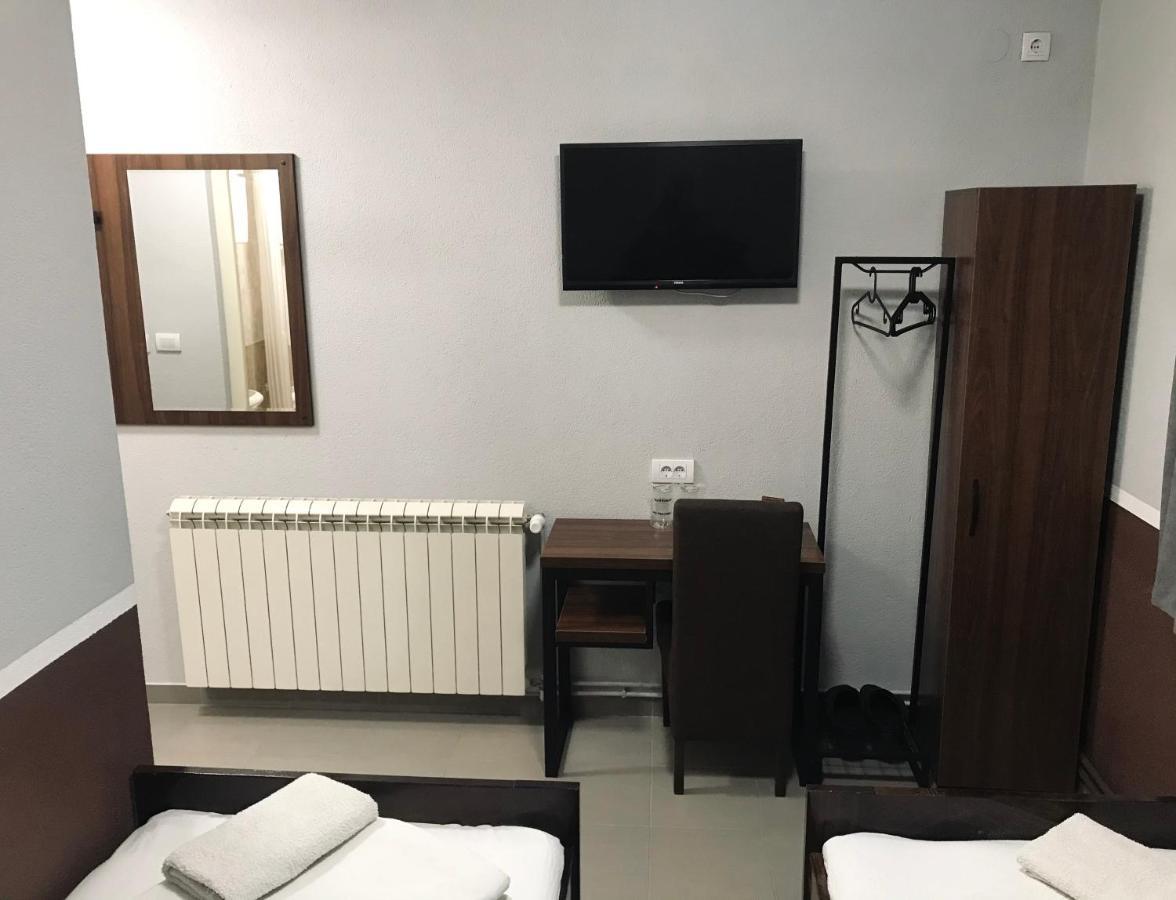 Hotel Djerdan 克拉列沃 外观 照片