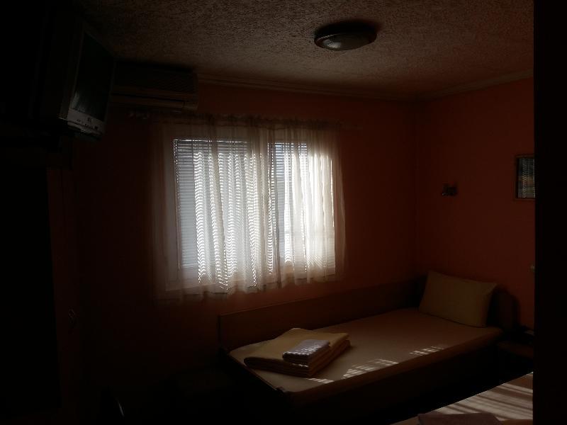 Hotel Djerdan 克拉列沃 外观 照片