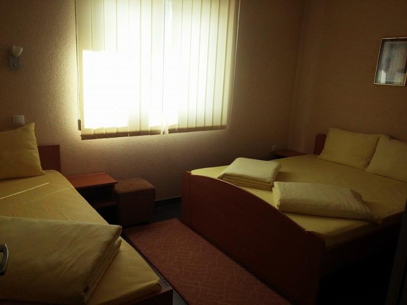 Hotel Djerdan 克拉列沃 外观 照片
